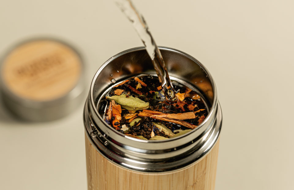 Termo bambú con infusor para té
